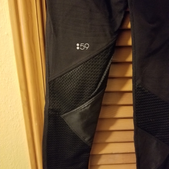 Black Leggings Mid Rise Splits59 Medium - Picture 4 of 5